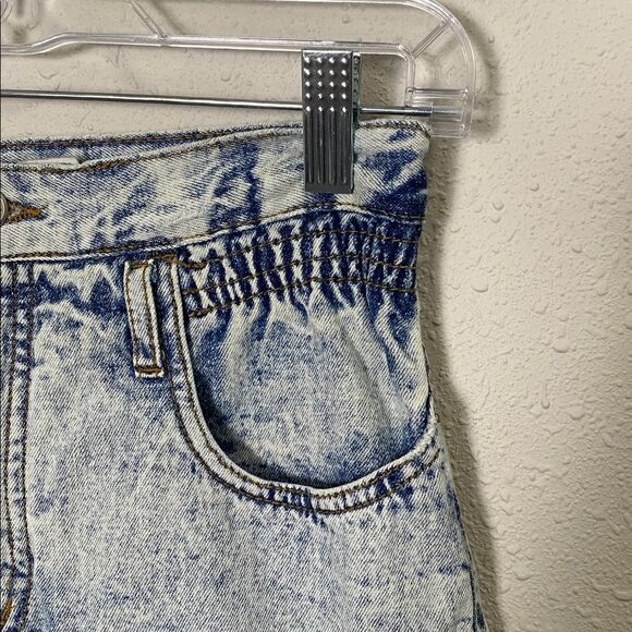 Vintage 1980's High Waisted Acid Wash Denim Shorts Women's Size 5/6 - Picture 3 of 16